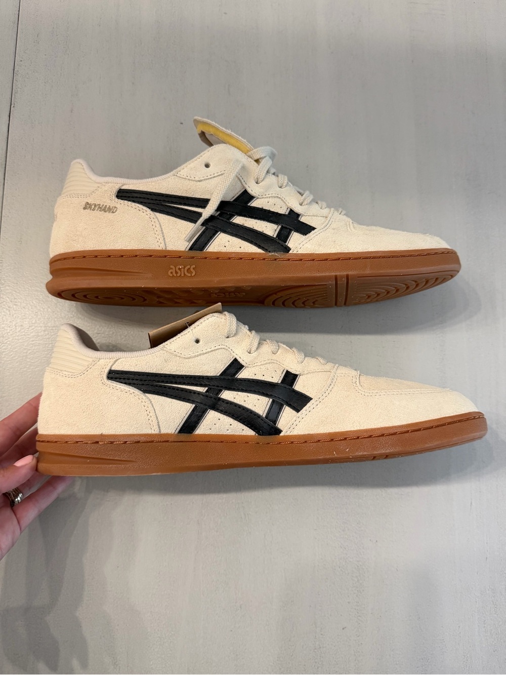 ASICS Skyhand OG Sneaker in Oatmeal & Black Suede Shoes Sz 13 NWT - Picture 5 of 11